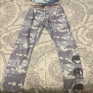 LIMITED EDITION our thing CS camo leggings